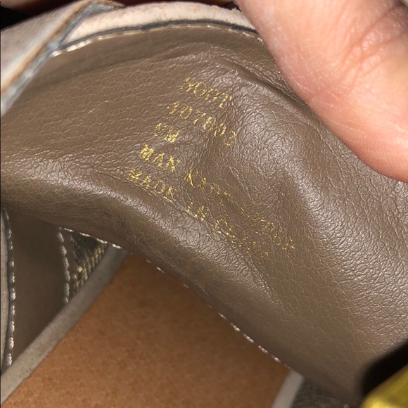 Cute lil booties with cut-outs - Picture 6 of 8